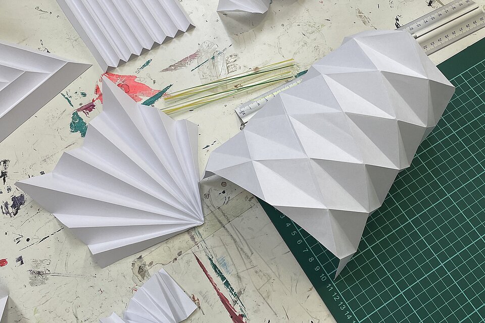 Paper Play - von der Fläche zur Form @RUFFINIHAUS Creative Hub