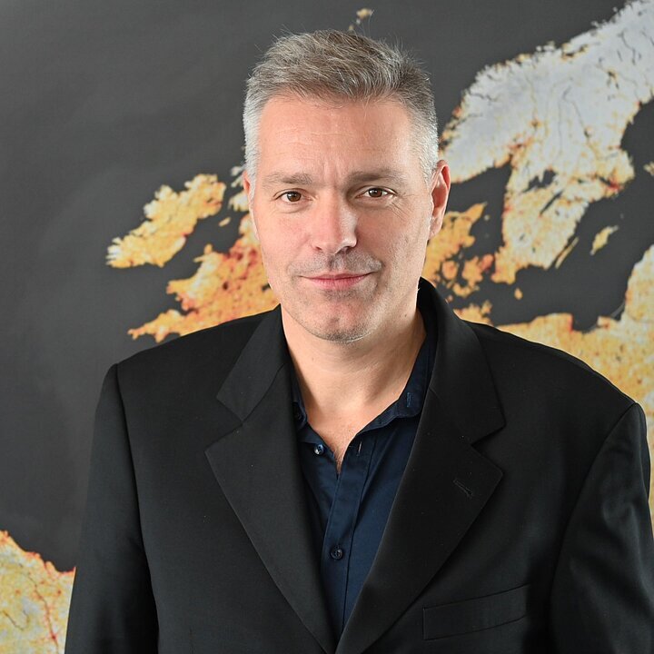 Prof. Dr. Hannes Taubenböck