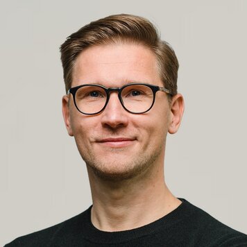 Prof. Dr.  Sebastian  Löwe