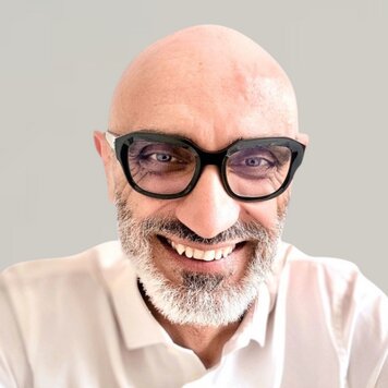 Amir  Tavakolian