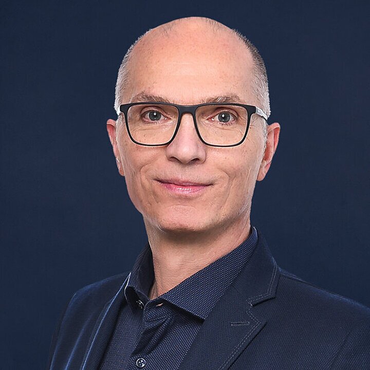 Prof.  Oliver Szasz