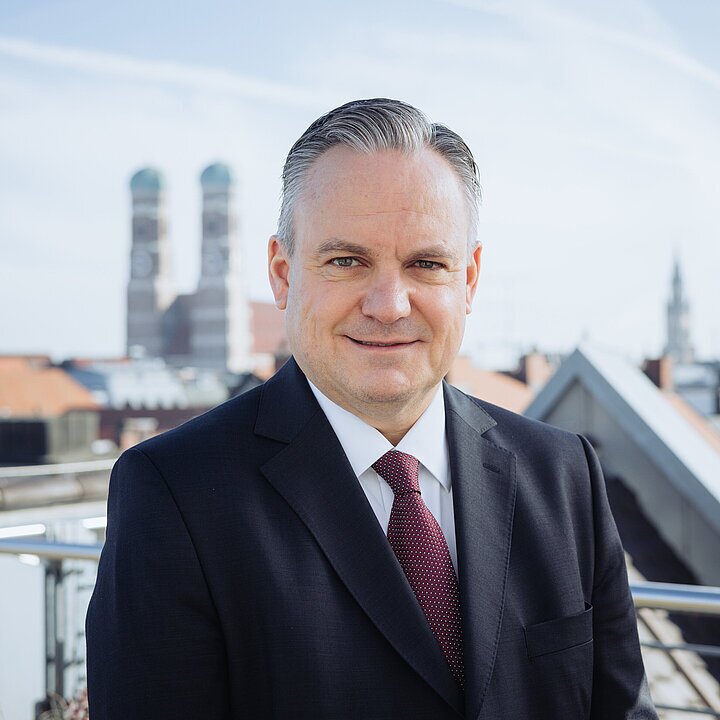 Dr.  Christian  Scharpf
